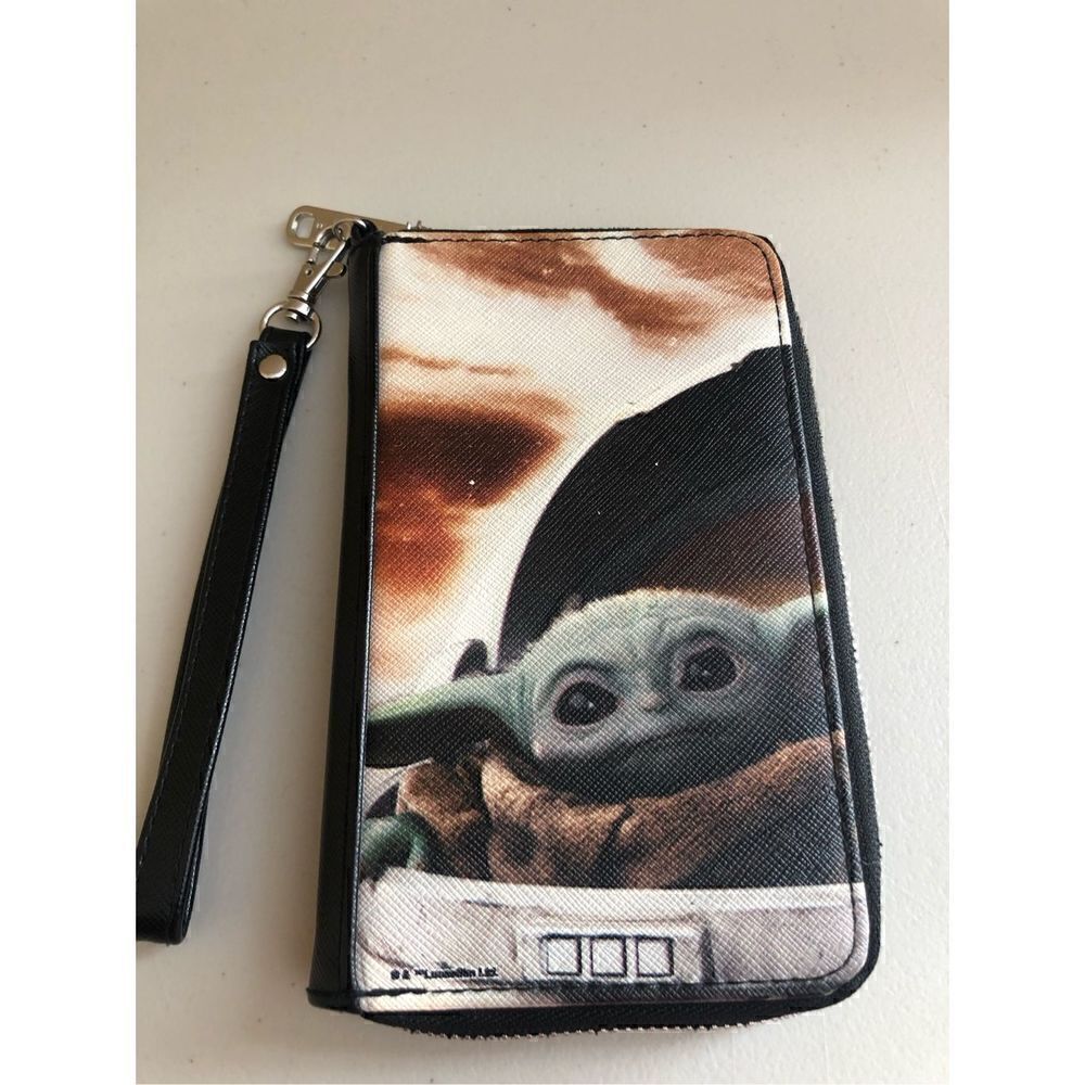 Buckle Down Women’s Wallet Star Wars Baby Yoda